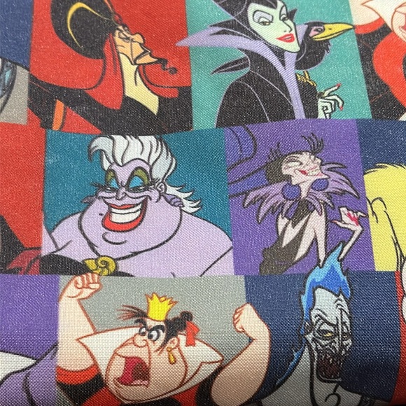 Disney® Villians Colorful Print Cover, Tote Bag. Velcro Closure NWT, uncarried! - Picture 11 of 12